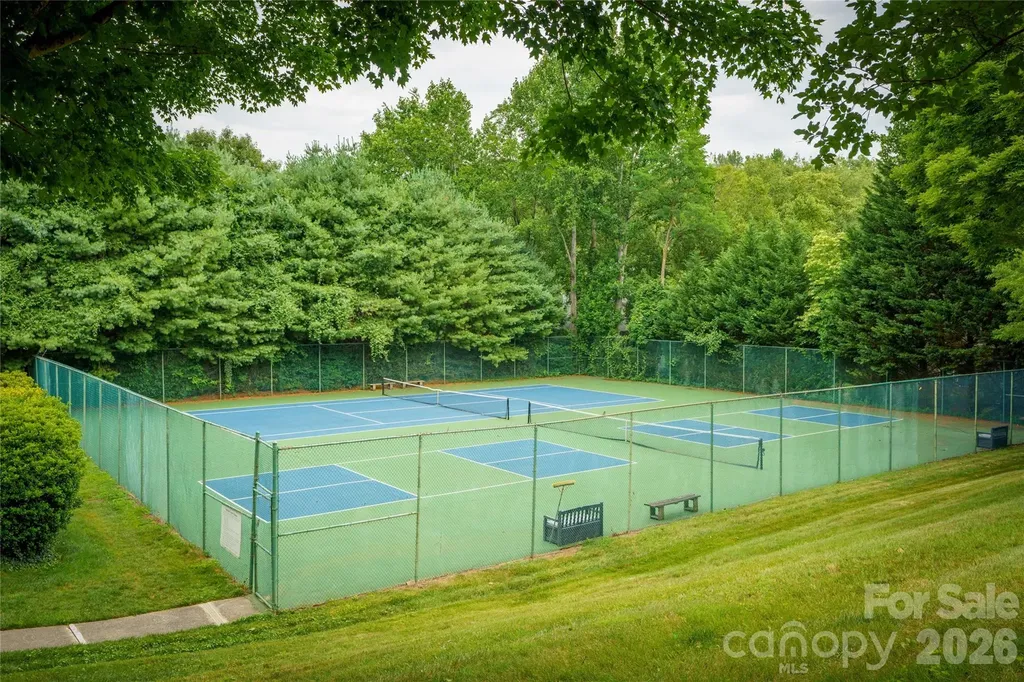 106 Deerlake Drive Asheville NC 28803