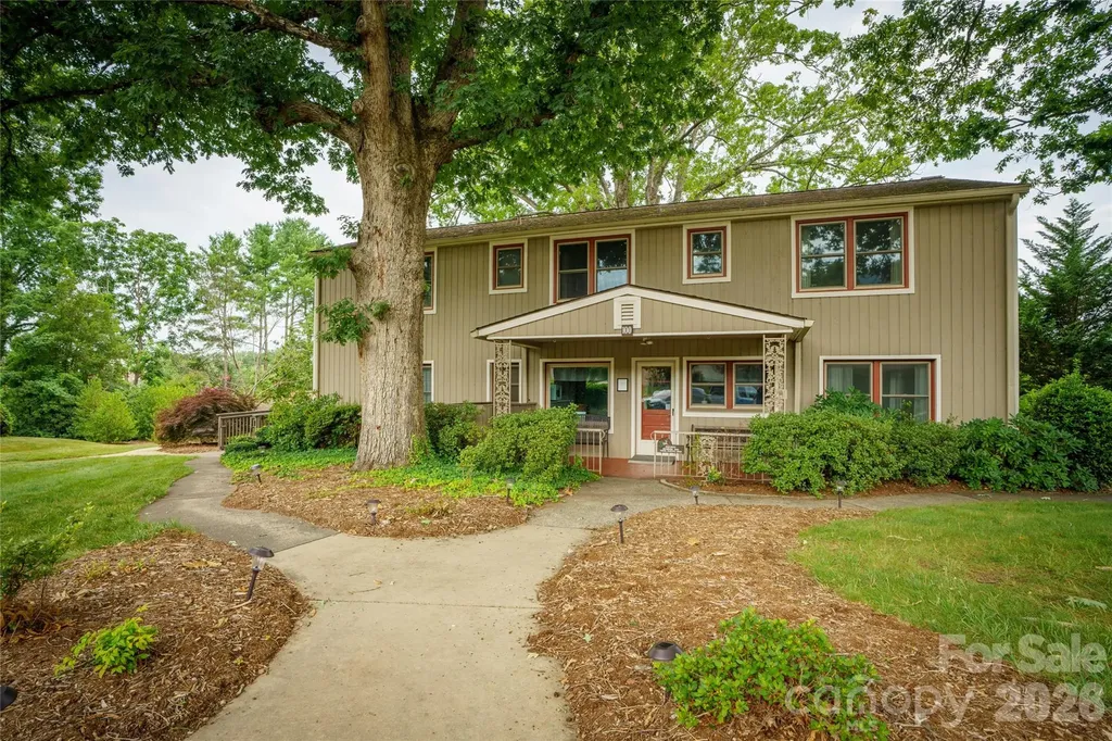 106 Deerlake Drive Asheville NC 28803