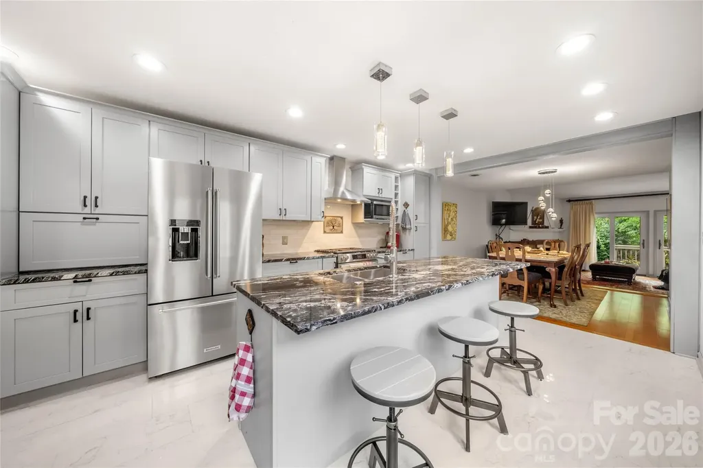 106 Deerlake Drive Asheville NC 28803