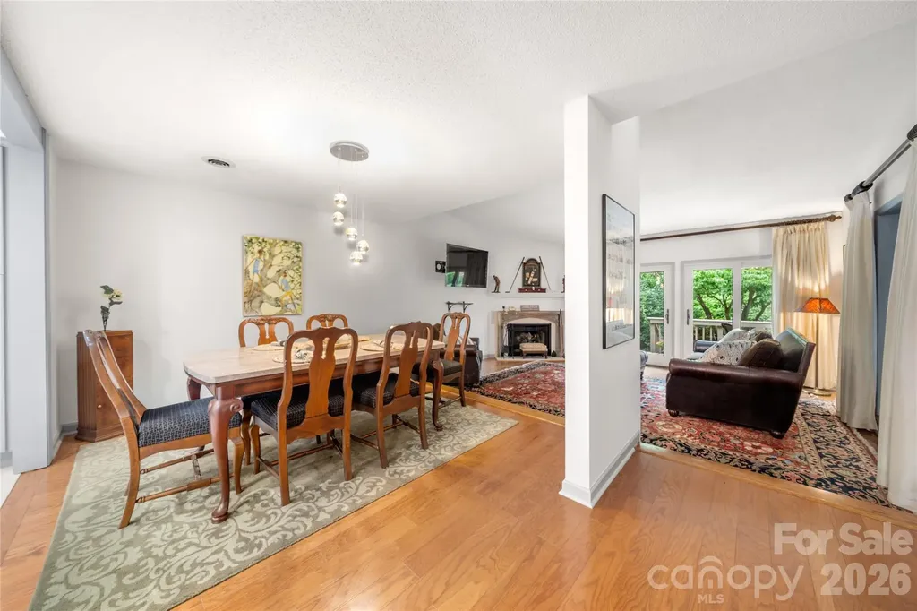 106 Deerlake Drive Asheville NC 28803