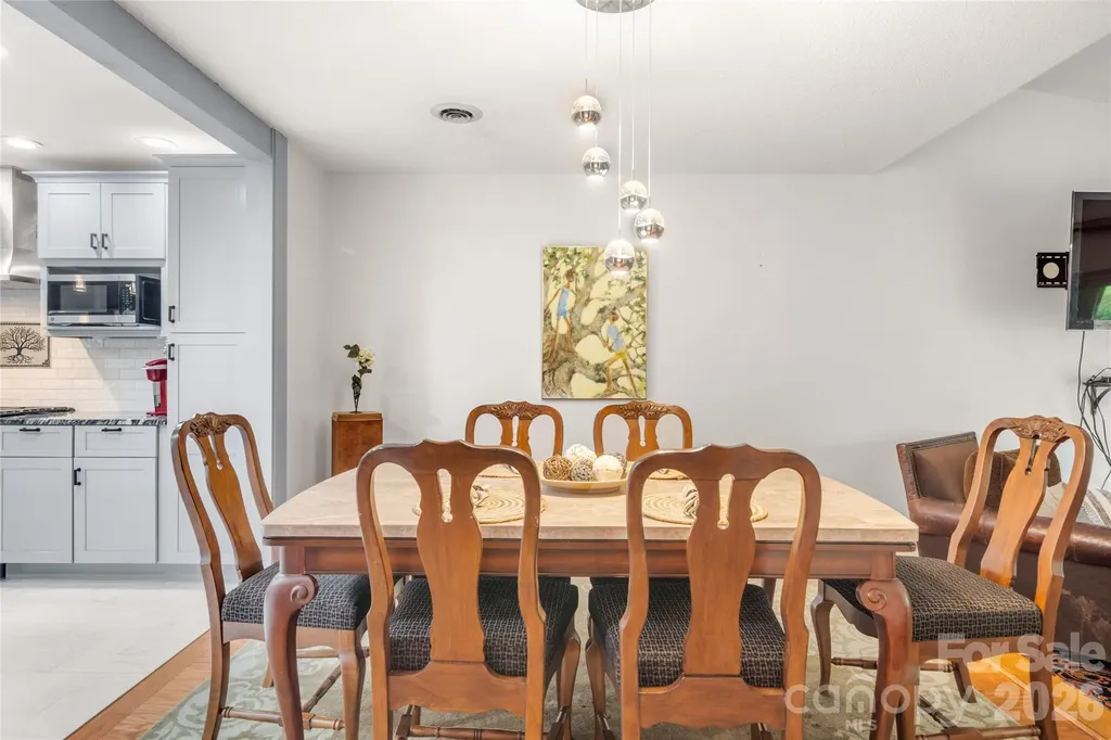 106 Deerlake Drive Asheville NC 28803