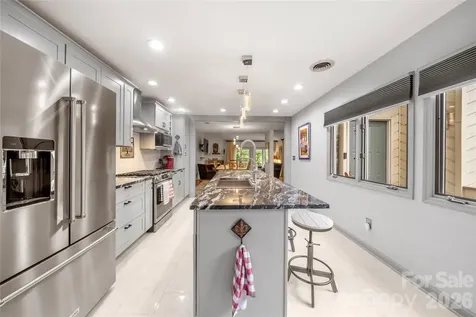 106 Deerlake Drive Asheville NC 28803