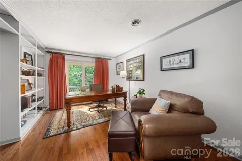 106 Deerlake Drive Asheville NC 28803