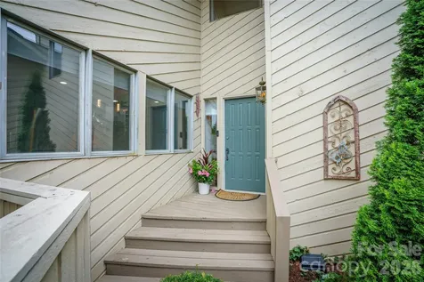 106 Deerlake Drive Asheville NC 28803