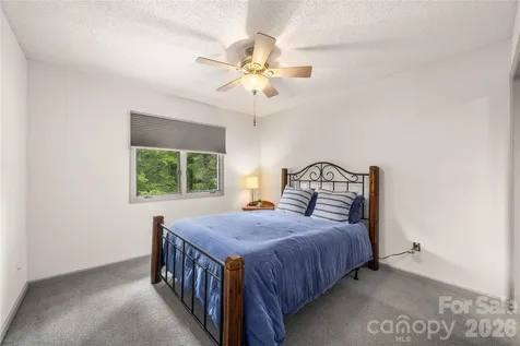 106 Deerlake Drive Asheville NC 28803