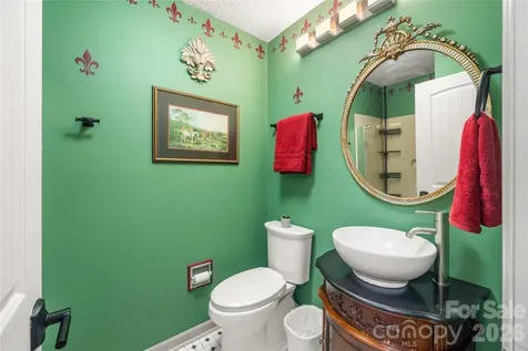 106 Deerlake Drive Asheville NC 28803