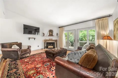 106 Deerlake Drive Asheville NC 28803