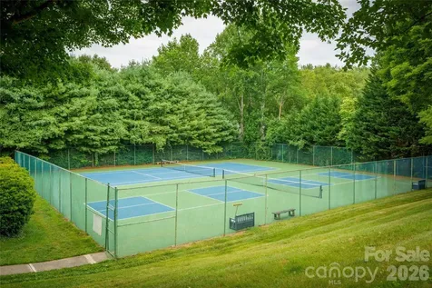 106 Deerlake Drive Asheville NC 28803