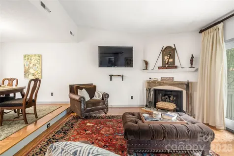 106 Deerlake Drive Asheville NC 28803