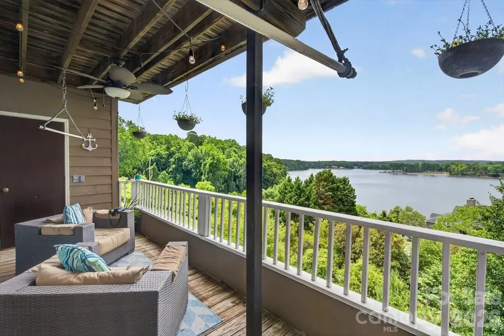 9709 Emerald Point Drive Charlotte NC 28278