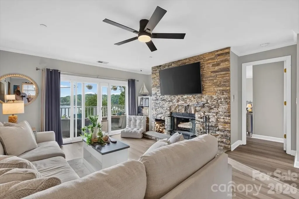 9709 Emerald Point Drive Charlotte NC 28278