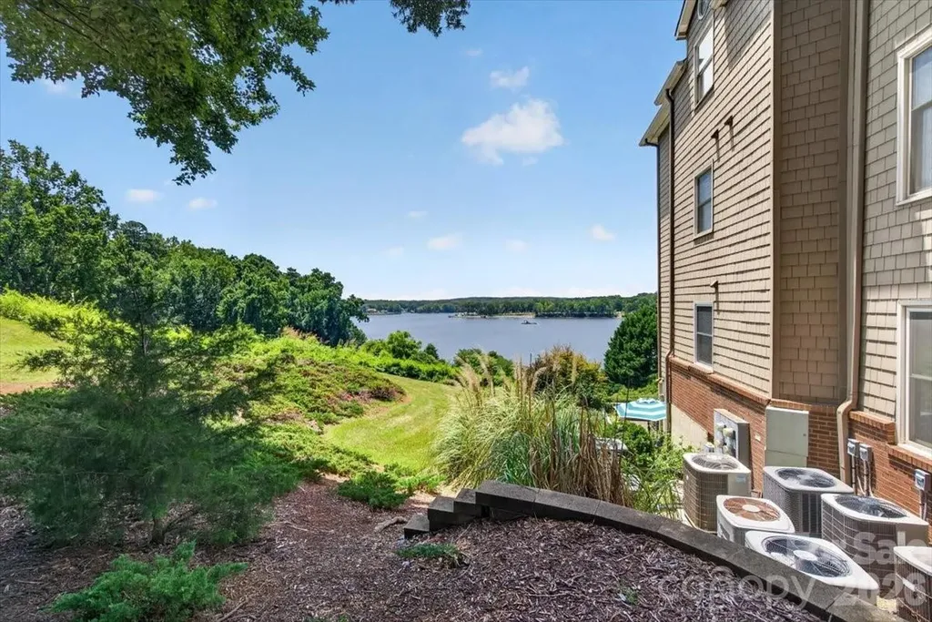 9709 Emerald Point Drive Charlotte NC 28278