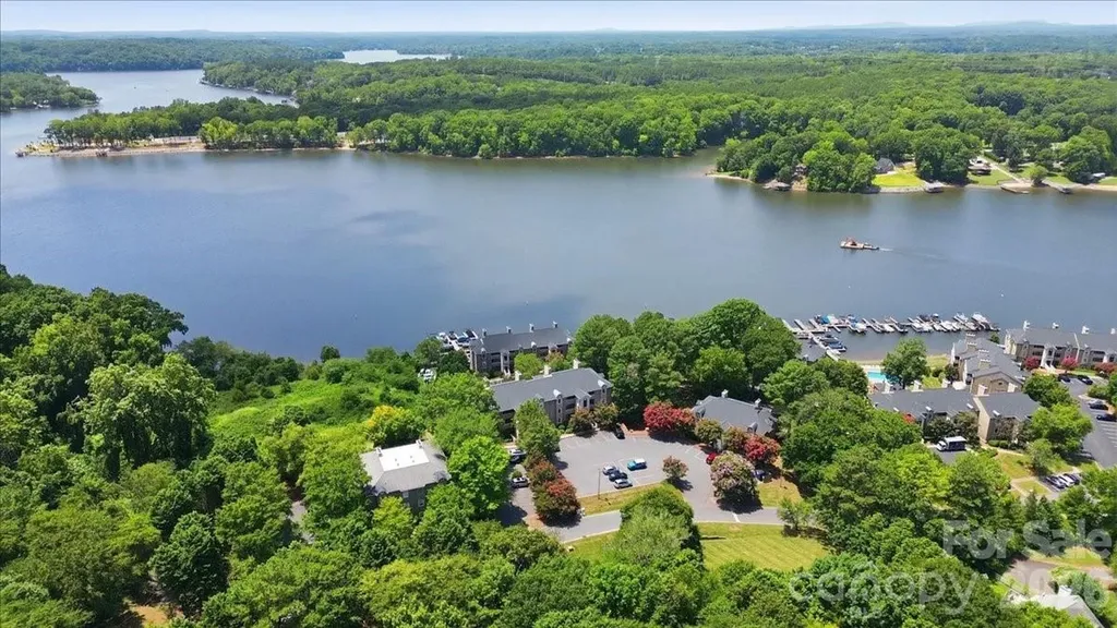 9709 Emerald Point Drive Charlotte NC 28278