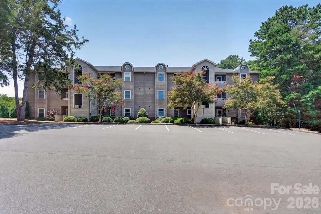 9709 Emerald Point Drive Charlotte NC 28278
