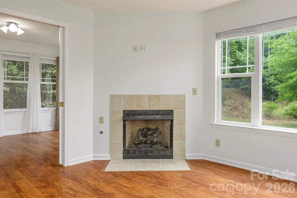 1405 Deermouse Way Hendersonville NC 28792
