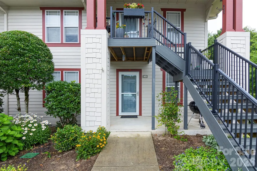1405 Deermouse Way Hendersonville NC 28792