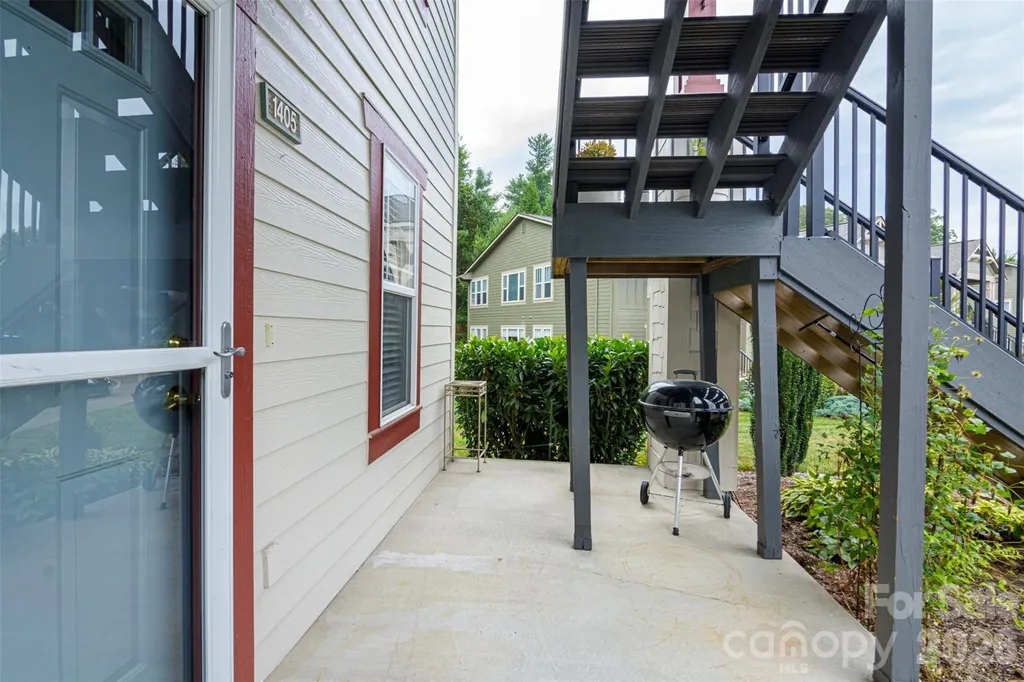 1405 Deermouse Way Hendersonville NC 28792
