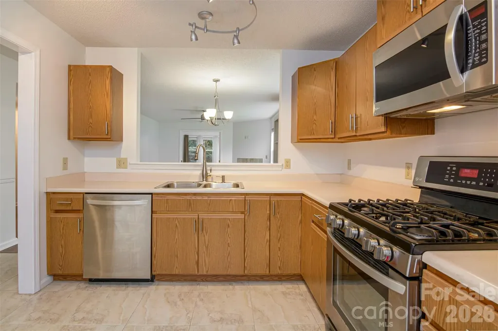 1405 Deermouse Way Hendersonville NC 28792