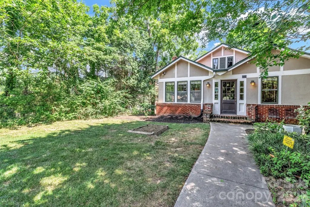 22 Fenner Avenue Asheville NC 28804