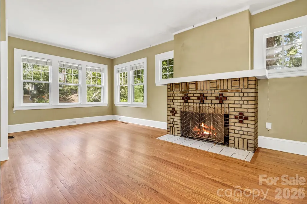 22 Fenner Avenue Asheville NC 28804