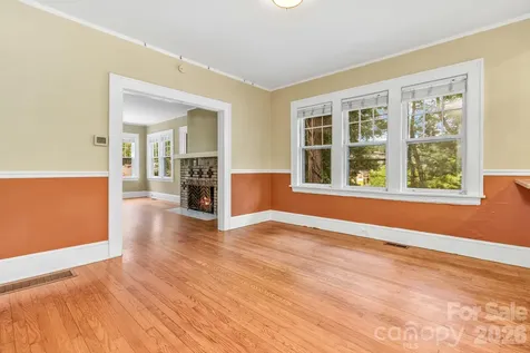 22 Fenner Avenue Asheville NC 28804
