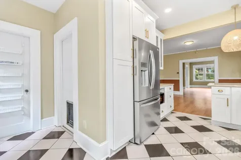 22 Fenner Avenue Asheville NC 28804