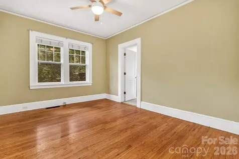 22 Fenner Avenue Asheville NC 28804