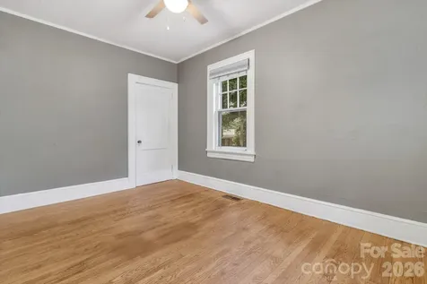 22 Fenner Avenue Asheville NC 28804