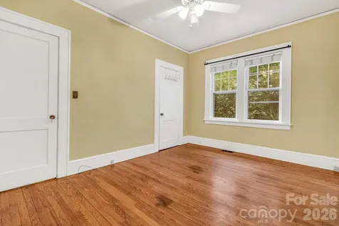 22 Fenner Avenue Asheville NC 28804