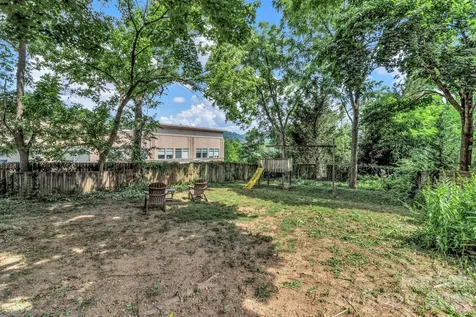 22 Fenner Avenue Asheville NC 28804