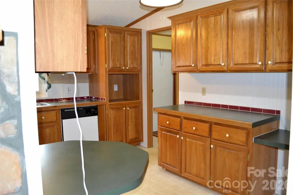 4851 Mounira Avenue Hickory NC 28602