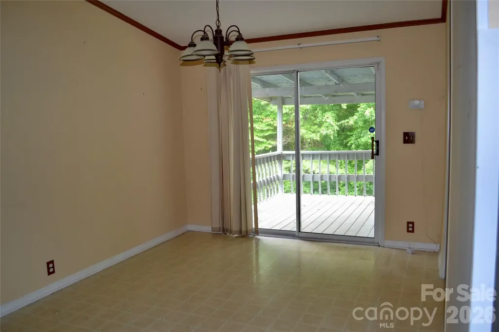 4851 Mounira Avenue Hickory NC 28602