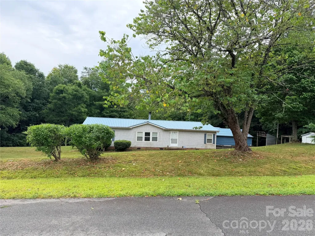 4851 Mounira Avenue Hickory NC 28602