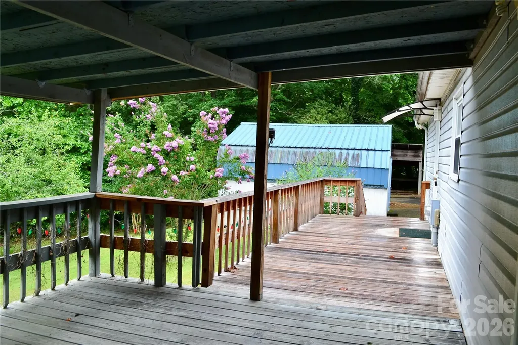 4851 Mounira Avenue Hickory NC 28602