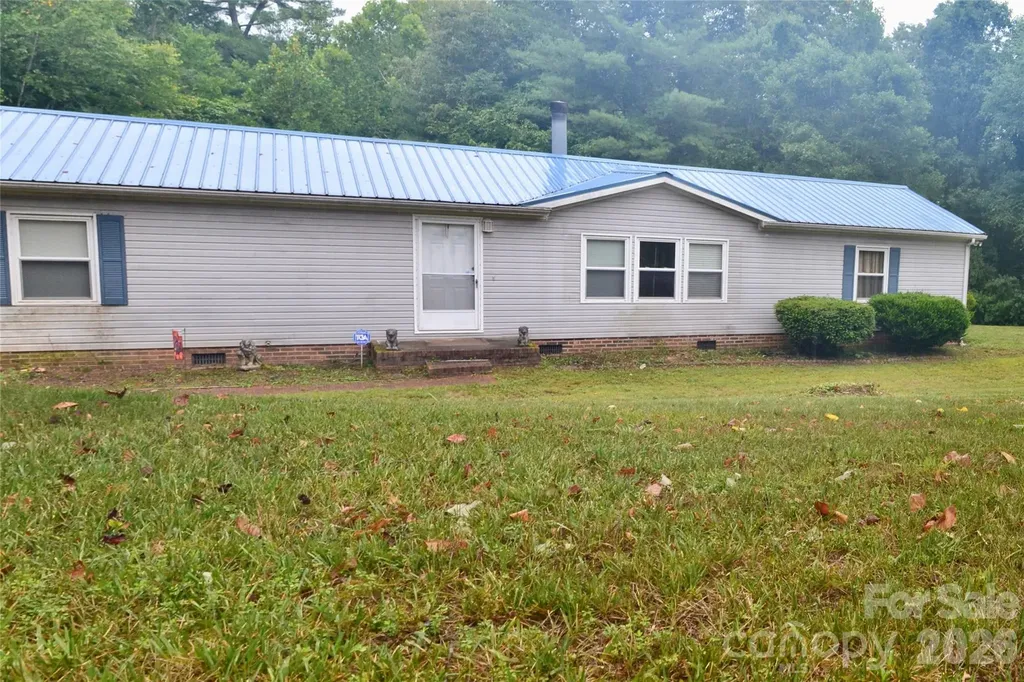 4851 Mounira Avenue Hickory NC 28602