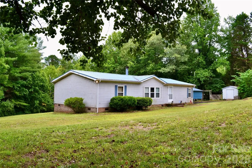 4851 Mounira Avenue Hickory NC 28602