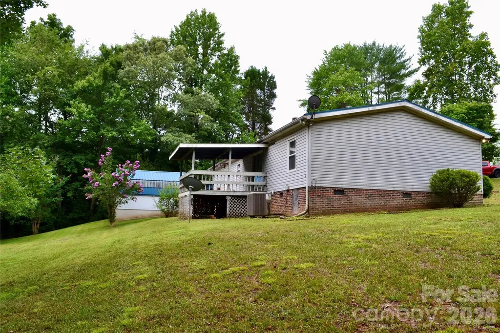 4851 Mounira Avenue Hickory NC 28602