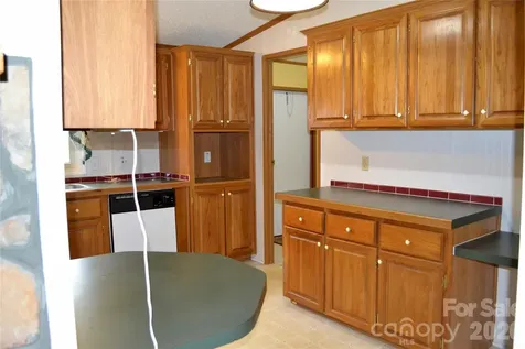 4851 Mounira Avenue Hickory NC 28602