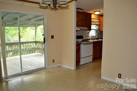4851 Mounira Avenue Hickory NC 28602