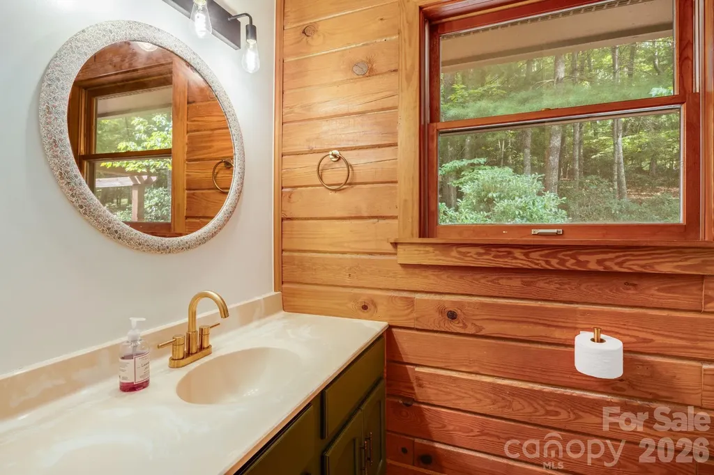 423 Rambling Drive Hendersonville NC 28739