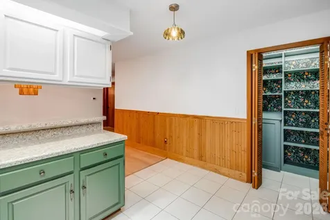 423 Rambling Drive Hendersonville NC 28739