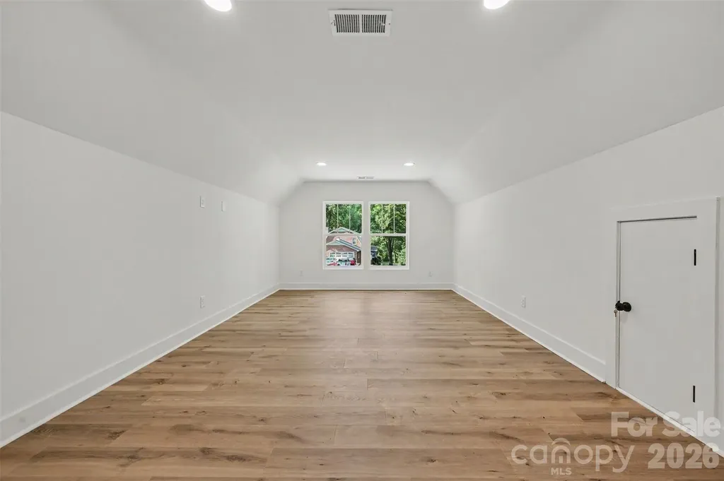401 7th Street NE Conover NC 28613