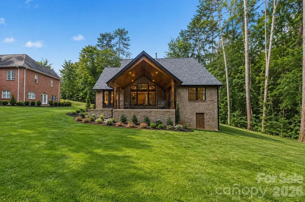 401 7th Street NE Conover NC 28613