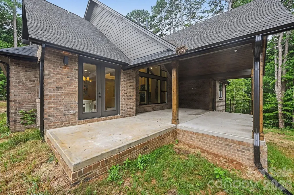 401 7th Street NE Conover NC 28613