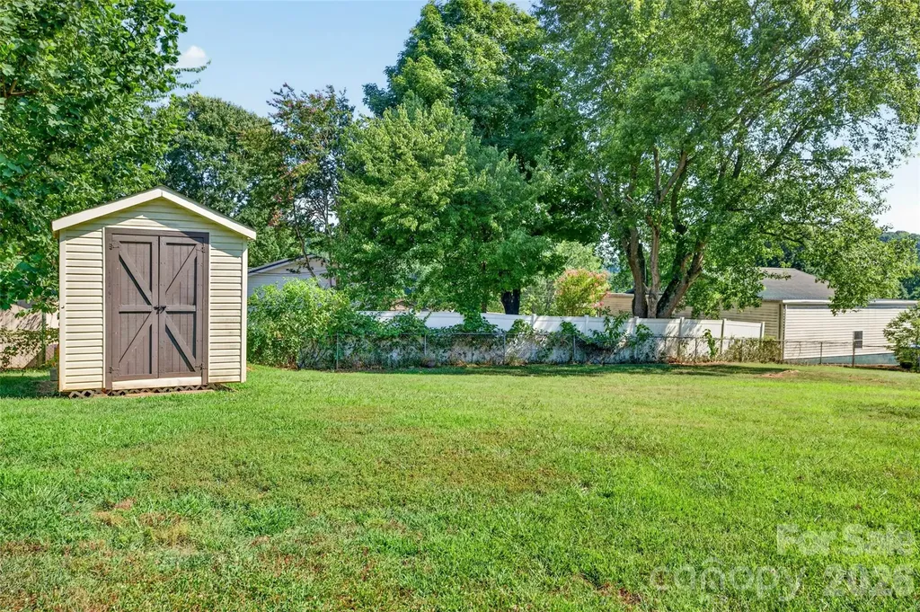 823 Flint Drive Statesville NC 28677