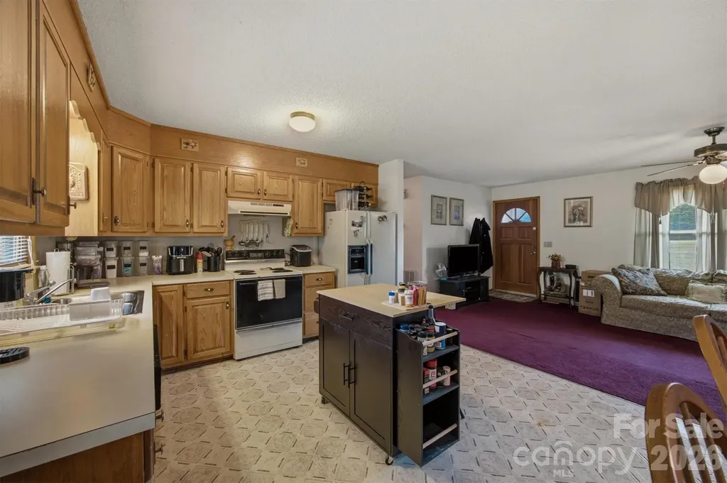 4186 Horseshoe Bend Road Hudson NC 28638