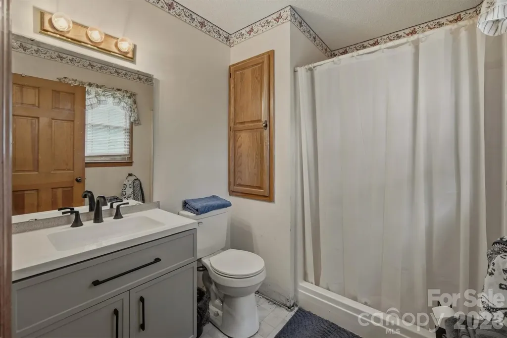 4186 Horseshoe Bend Road Hudson NC 28638