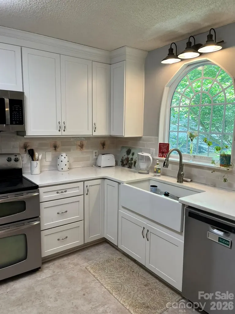612 17th Avenue Drive SE Hickory NC 28602