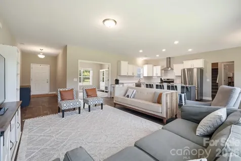 3154 NE 43rd Avenue Hickory NC 28601