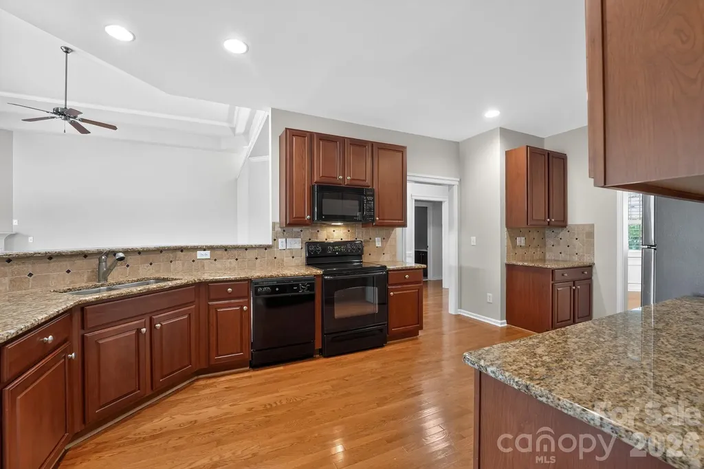 5918 Phyliss Lane Charlotte NC 28227